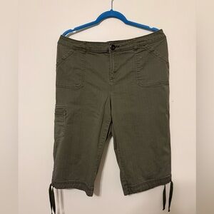 Croft & Barrow Olive Cargo Capri Pants